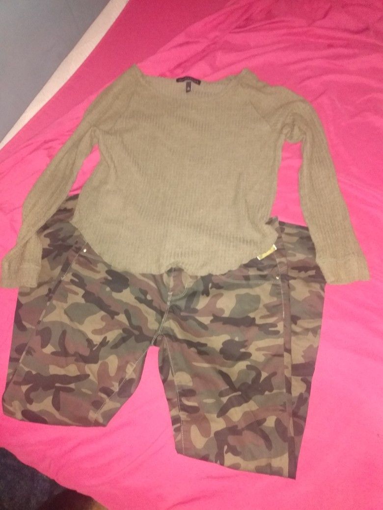 Brand New Vip Camo Pants Size 11