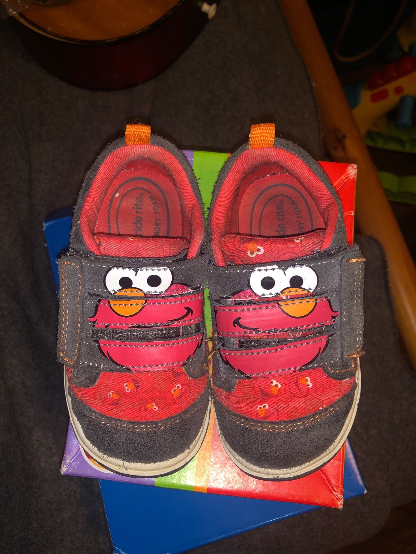 Stride Rite Elmo boys shoes size 7 W for Sale in Houston TX OfferUp