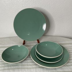 Sasaki Colorstone Vert De Gris  Vignelli Design Serving Plates
