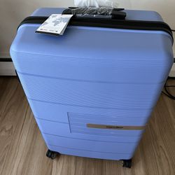 Luggage Three Suitcases 28’’, 24’’ And 20’’ Sky Blue 