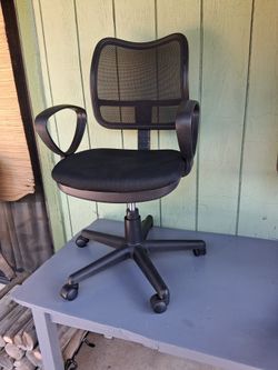 Adjustable Black Desk Chair