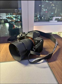 Song Alpha 7 IV with Sony F1.8/50mm lens