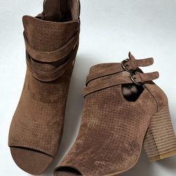 NEW White Mountain Size 9 SAGE Brown Perforated Peep Toe Bootie 3" Stacked Heel