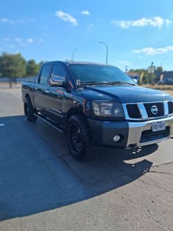 Nissan Titan V8 Crew Cab Pickup Truck