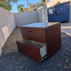 FREE FILE CABINET 