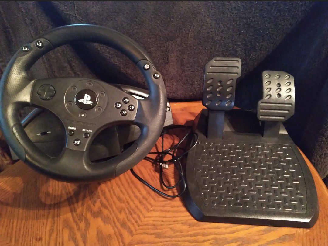 Thrustmaster T80 PS4/PS3 Steering Wheel & - Great Barely Used for Sale in Corral De Tie, CA - OfferUp