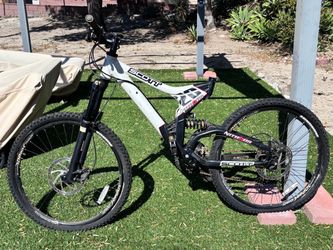 Scott mountain bike full suspension