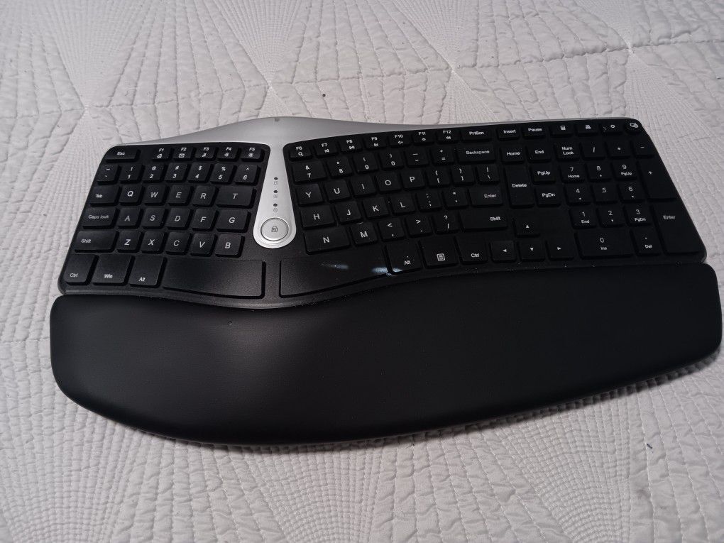 Wireless Keyboard And Mouse For Reducing Carpal Tunnel 
