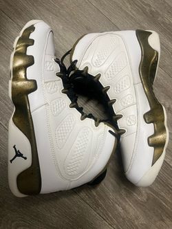 Jordan 9 retro statue