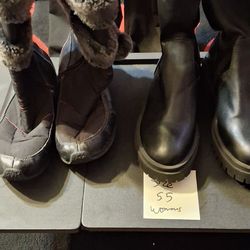 Woman's Boots 👢 size 5.5