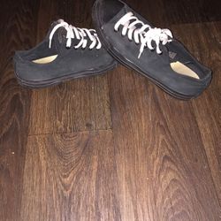Black Low Top Converse  Size 9