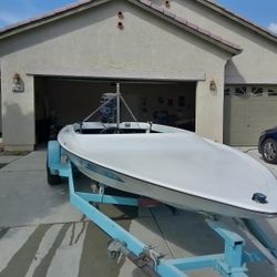 1977' Tahiti Ski Boat