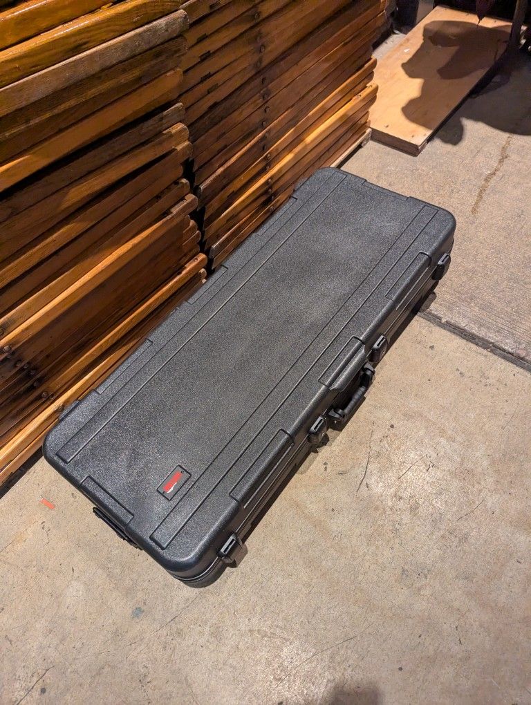 Gator 61 Key Keyboard Hard Case w/ Wheels