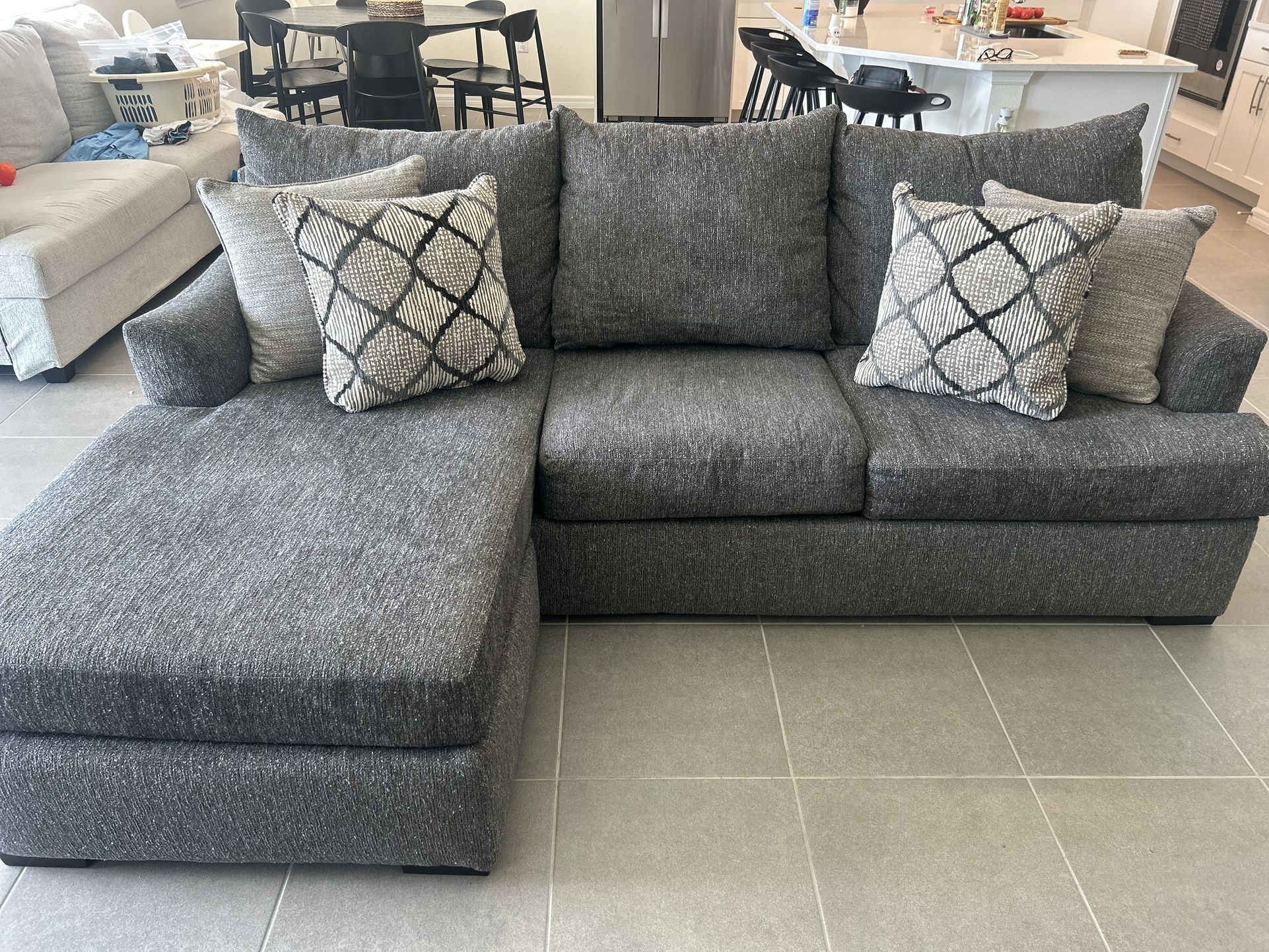 Hartford Sofa Chaise by Broyhill