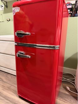 Red Vintage Mini Fridge