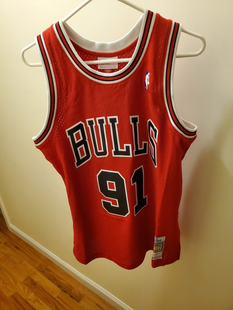 Men's Medium Mitchell And Ness Dennis Rodman Chicago Bulls Red Jersey 