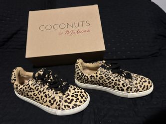Size 8Women Coconuts by Matisse leopard print shoes