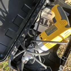 Dewalt DW890 18Ga. Swivel Head Shear 