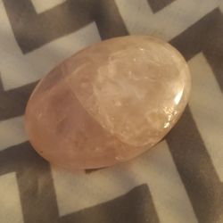Rose quartz palm stone