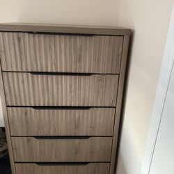 Brand New 5-Drawer Dresser SICOTAS