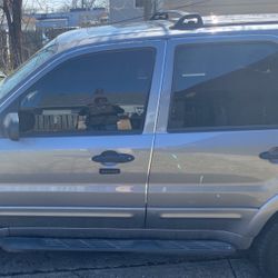 I have a 2007 Ford escape XLT 4 Wheel Dr.
