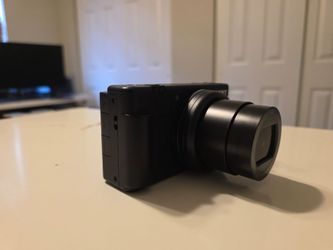 Sony - ZV-1 II (ZV1M2/B) Digital Camera (International Model) - Black with SD card and tripod