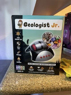 GeologÃa y Jr. Rock Machine $15