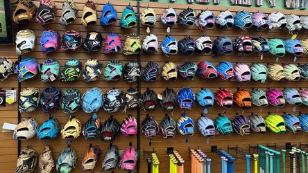 BASEBALL GLOVES A2000 HEART OF THE HIDE MIZUNO
