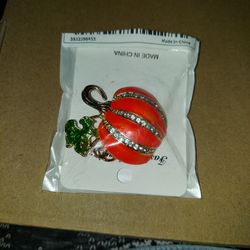 Pumpkin Brooch 