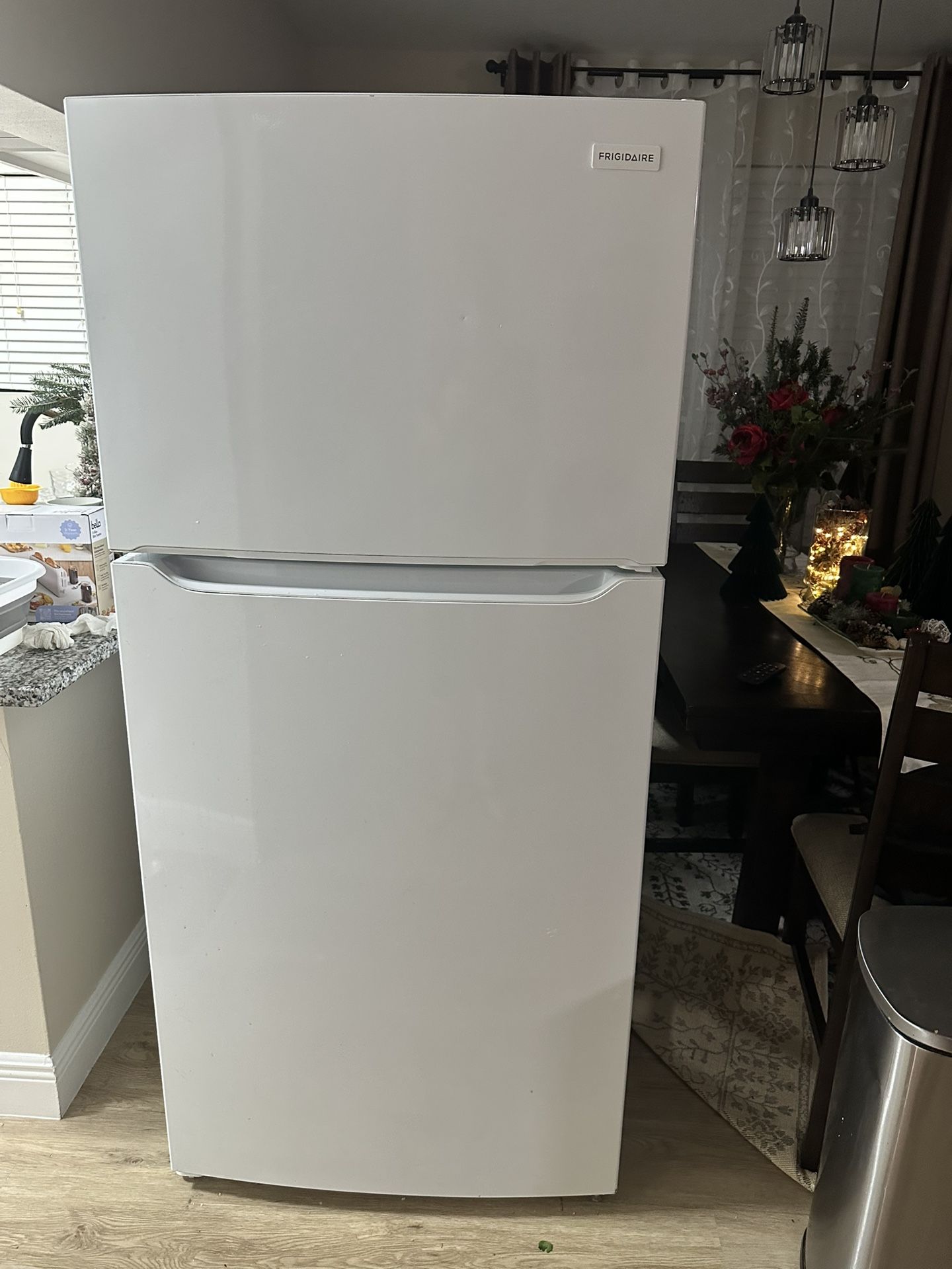 Frigidaire Refrigerator 
