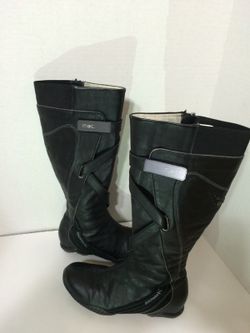 Boots Black sz 6 rider style Michelle-K