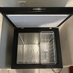 Arctic King Chest Freezer, 5 cu ft, ARC050S0ARBB