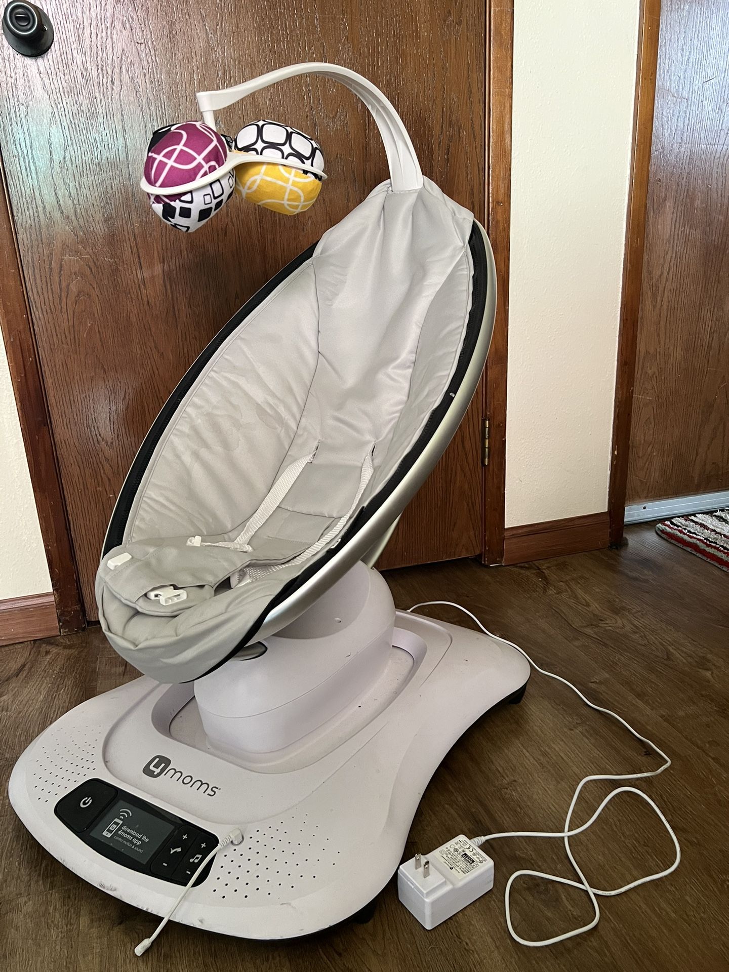 4 Moms Swing/ Smart Bouncer/