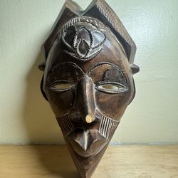 Hand-Carved African Tribal Wooden Mask – Vintage