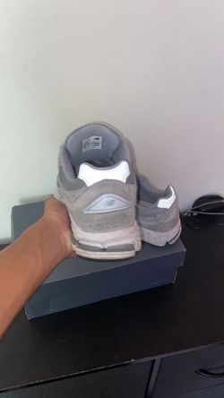 New Balance Mens 2002R
