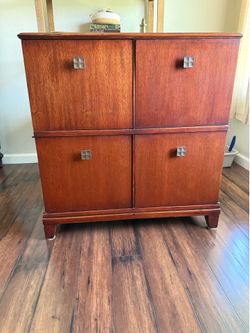 Antique Vintage GE 376 phonograph AM/FM console