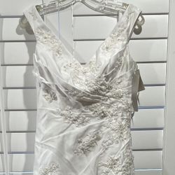 Wedding Dress, Veil, and Bra - New, never worn
