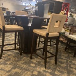 Beautiful Pub Table Set