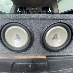 10” JL Audio subwoofers With amp