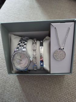 Yaamava Women’s Watch & Jewelry 4 pc set NEW