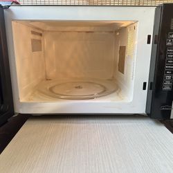 Counter Top Microwave 