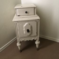 2 Tables Vintage Cottage Nightstands With Wheels