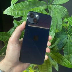 iPhone 13 - Unlocked - 128GB