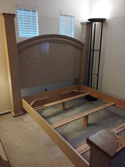 Fixer Upper (Peeling Veneer) Queen Bed Set