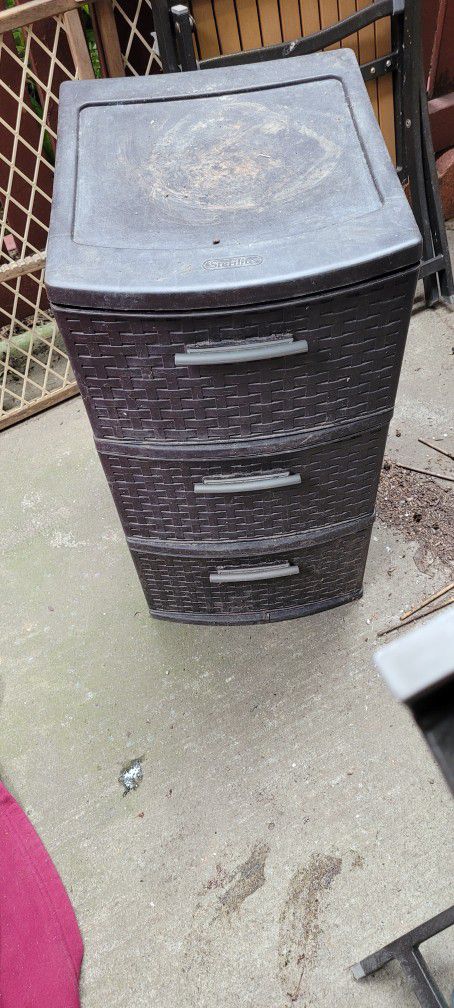Hard Plastic Cabinet With 3 Drawers