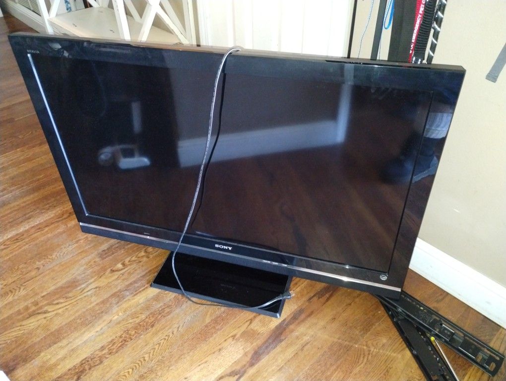 Sony KDL-46S504 46 inch Diagonal Class LCD TV