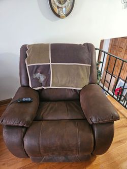 Home stretch heavy duty lift chair: 2 available