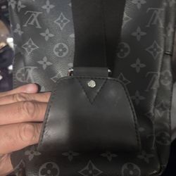 Louis Vuitton  Cross/ Sling  Avenue  Monogram bag