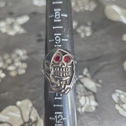 Skull Red Eyes Ring