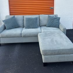 Modern Cindy Crawford Sectional W/pull Out Bed